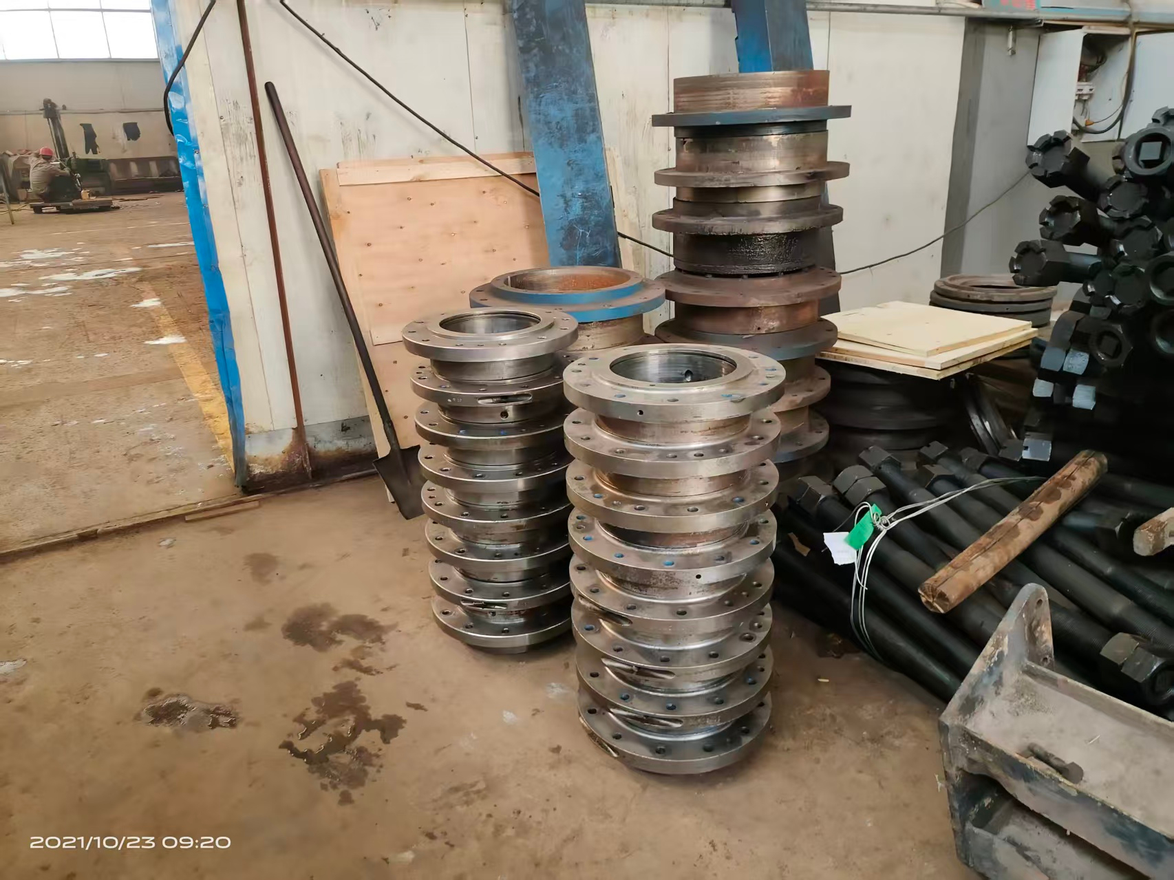 四轴振动器加工