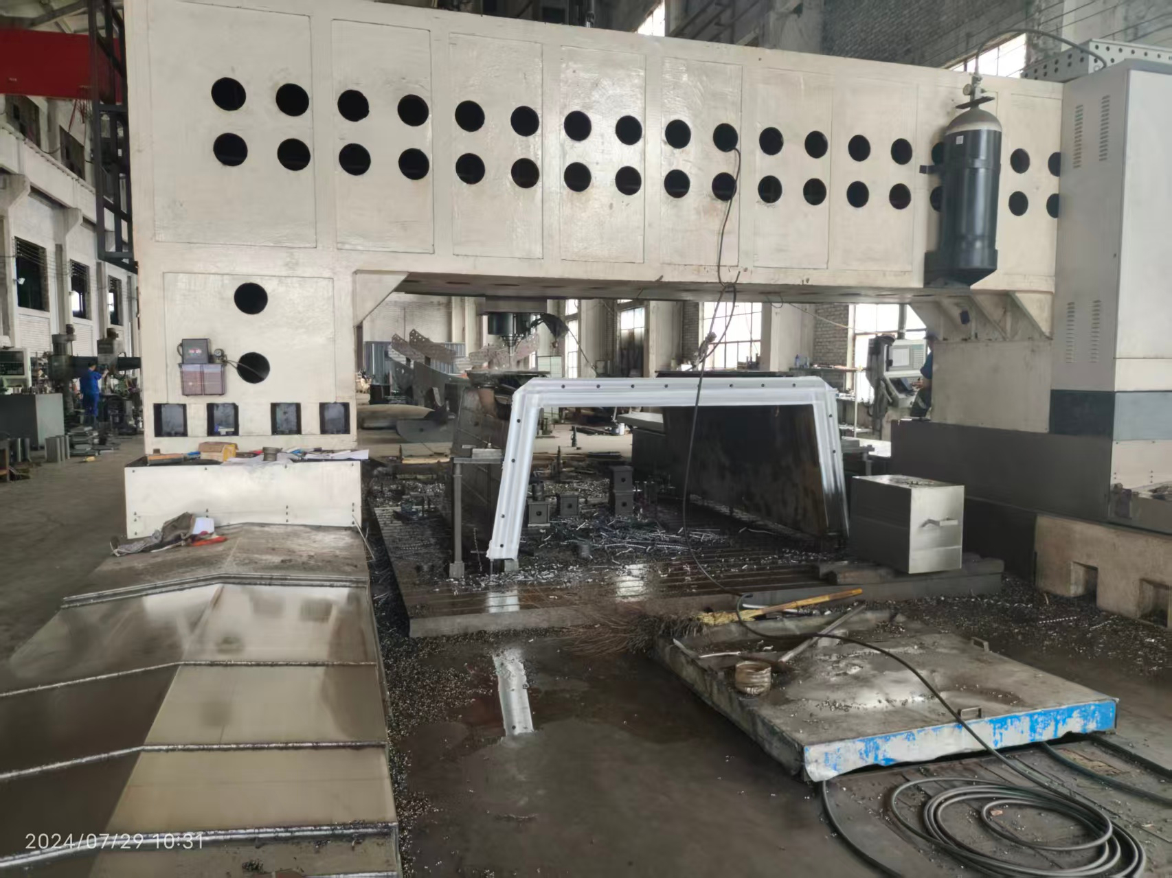 水冷活动料槽加工