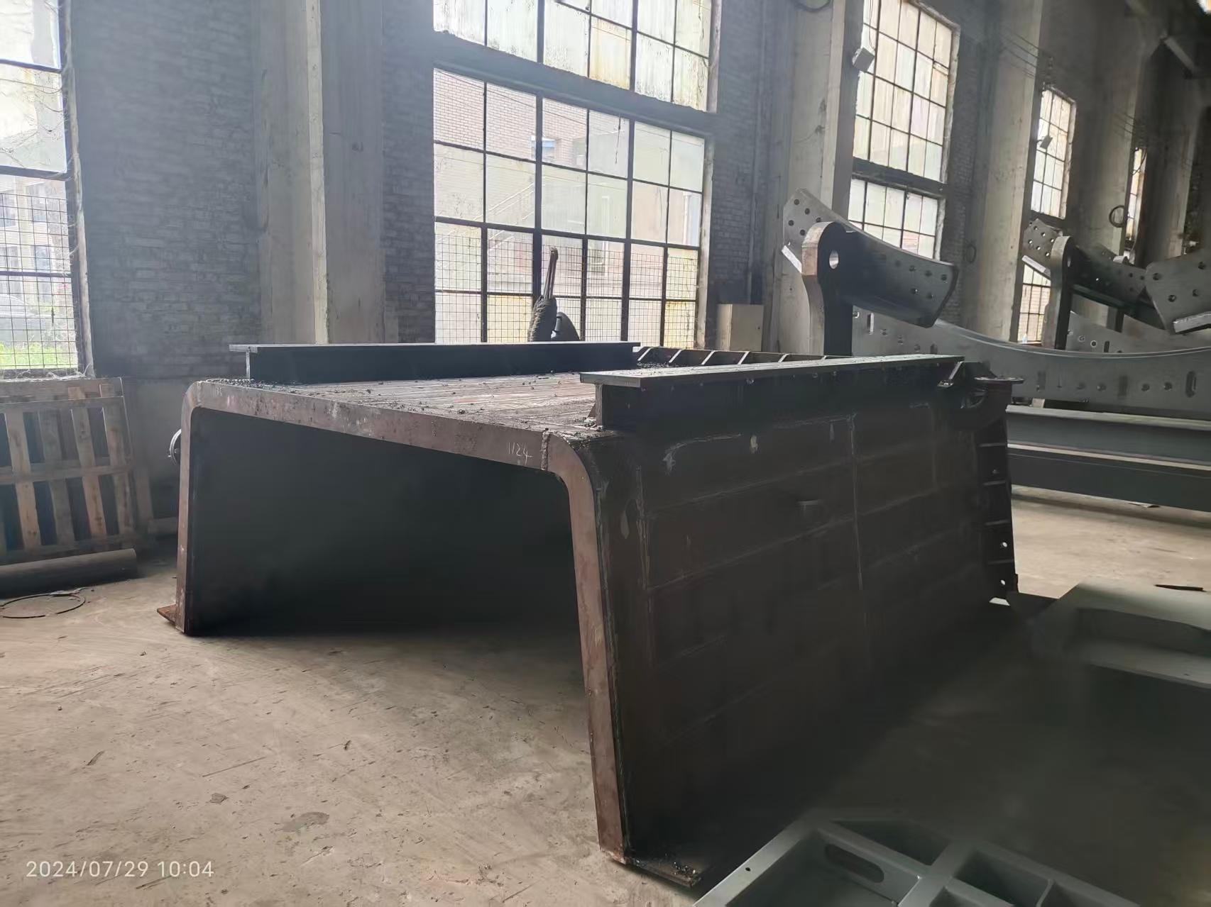 水冷活动料槽加工